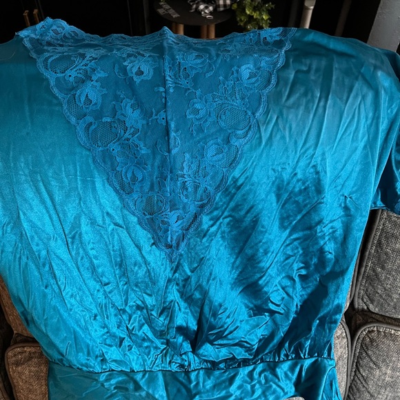 Bundle of night gowns - Picture 3 of 4